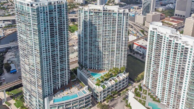 Building Photo - 90 SW 3rd St