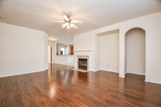 Building Photo - 6738 Chester Oak Dr