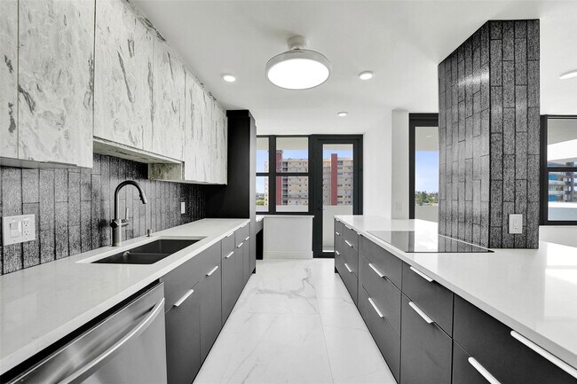 Building Photo - 1390 S Ocean Blvd