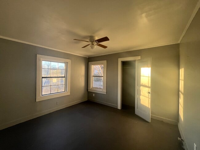 Building Photo - 1200 W Pleasure Ave