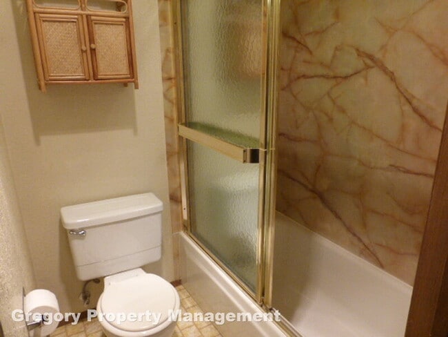 Building Photo - 12621 NE 130th Way