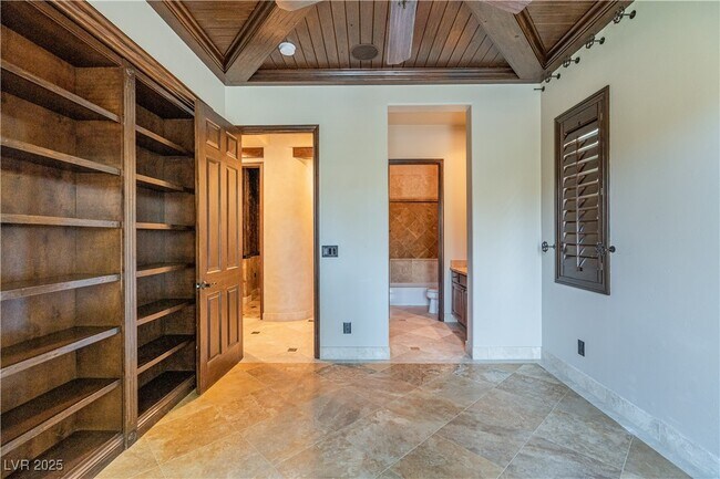 Building Photo - 1423 Foothills Village Dr