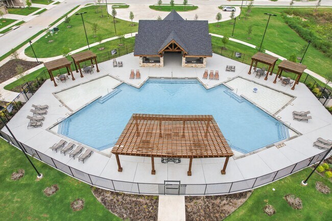 Building Photo - Tricon Rancho Canyon