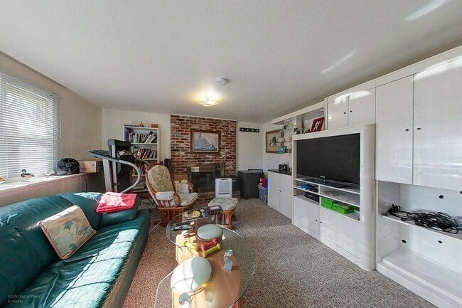 Building Photo - 88 Woodland Dr