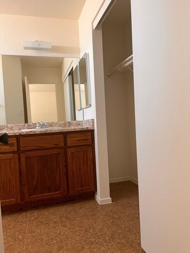 Building Photo - Desert Sands