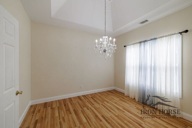 Building Photo - 411 Timber Creek Dr