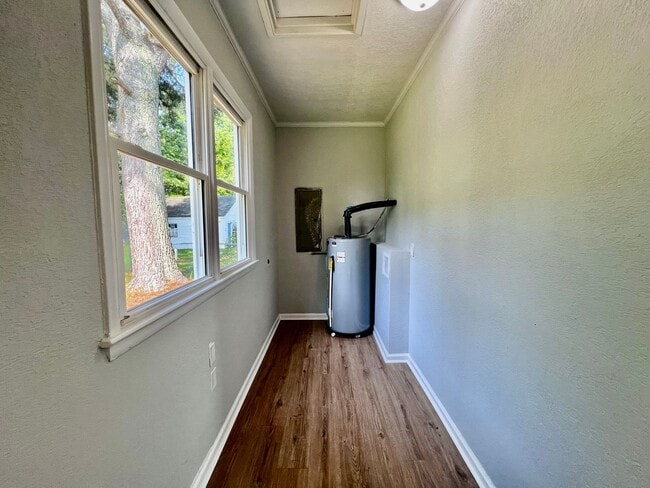 Building Photo - MOVE IN INCENTIVE: $500 FIRST FULL MONTHS ...