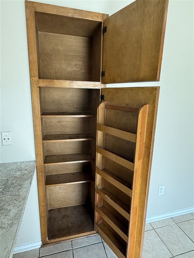 Building Photo - Recently updated in 2026 - Lovely 3 bedroom 2 bath home for lease in south Bossier City LA 71112