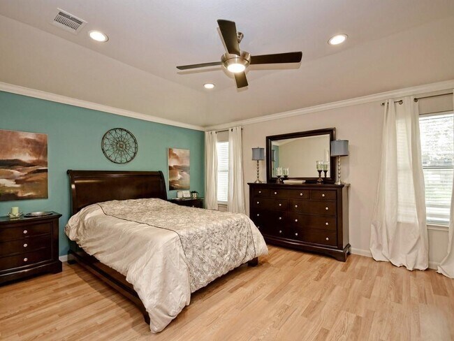 Building Photo - 1110 Fossil Cove