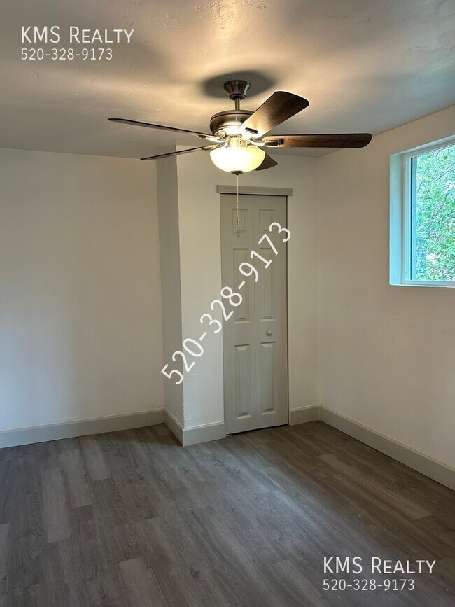 Building Photo - Newly Remodeled Duplex - OWNER/AGENT