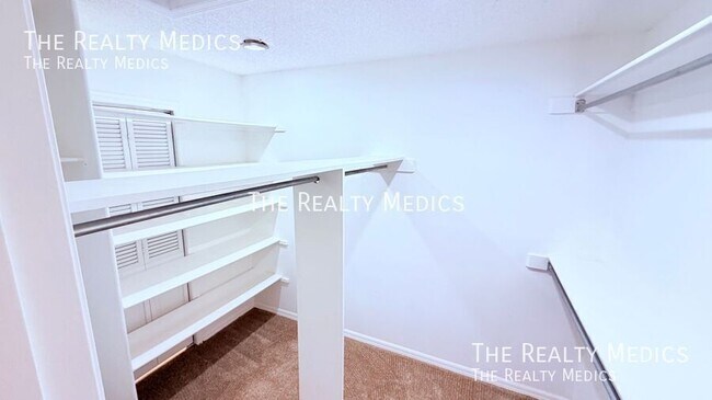 Building Photo - 909 Gazell Trail