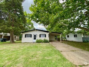 Building Photo - 1311 Elsa Jane St