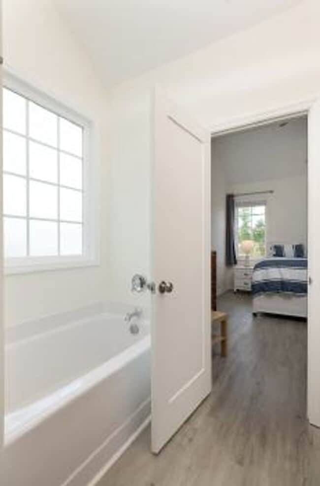 Building Photo - Creekside at Aragona Village