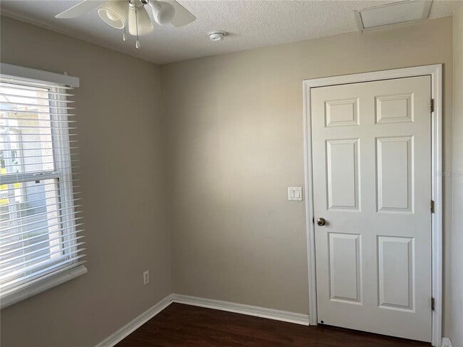 Building Photo - 1033 Willow Dr