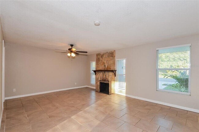 Building Photo - 4600 Sloan Ave