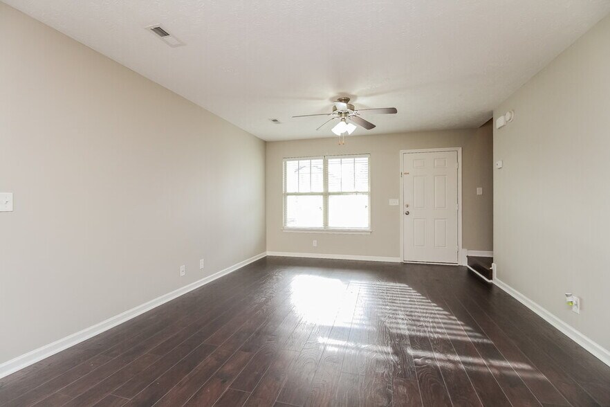 Building Photo - 1913 Warmingfield Dr