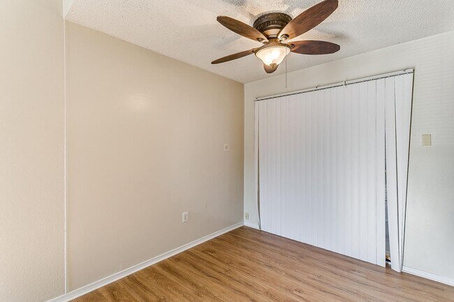 Building Photo - Great 2 Bed 2 Bath Townhouse in S Arlington- 76017