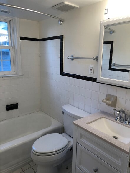 Bath - 104 Stewart Ave