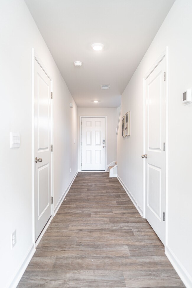 Building Photo - 207 1st St