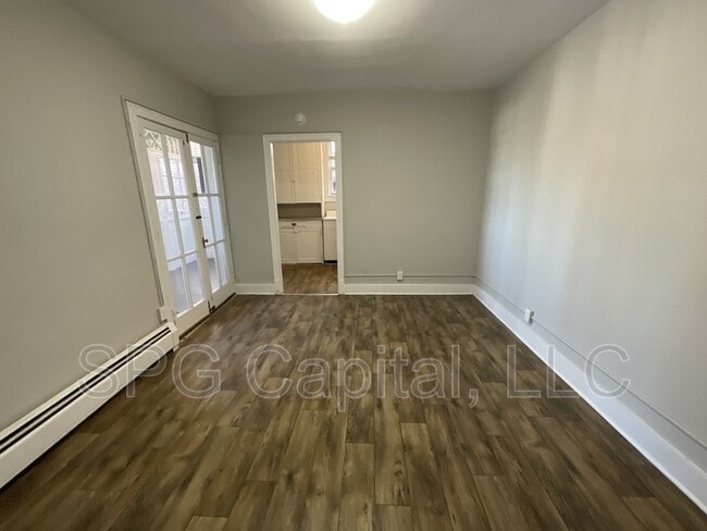 Building Photo - 51 Chambersburg St