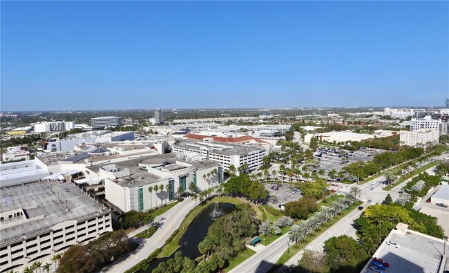 Building Photo - 19501 W Country Club Dr