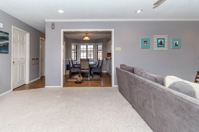 Building Photo - Large SW CoMo Duplex - 4 bed - 2.5 bath