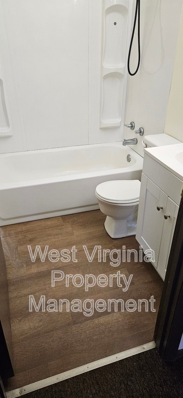 Building Photo - 12 Lair of II