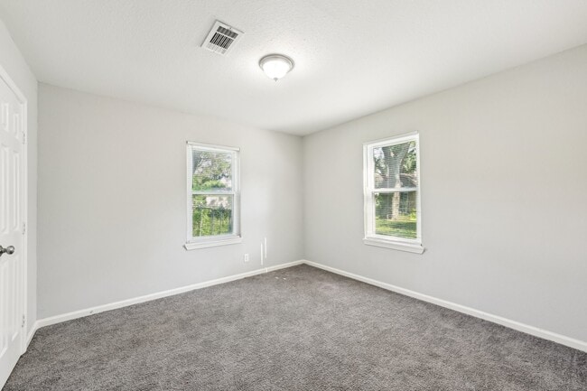Building Photo - 1121 Meyers St