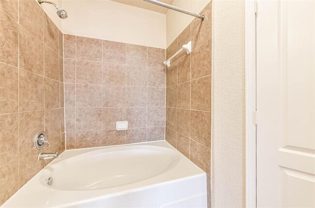 Building Photo - 1711 Old Spanish Trail