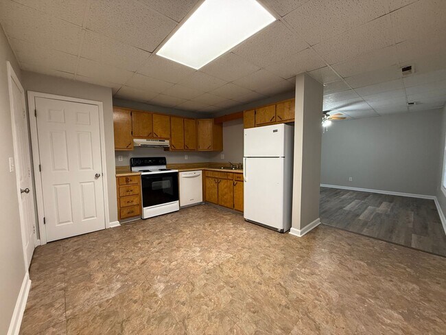 Building Photo - 270 Bailey St