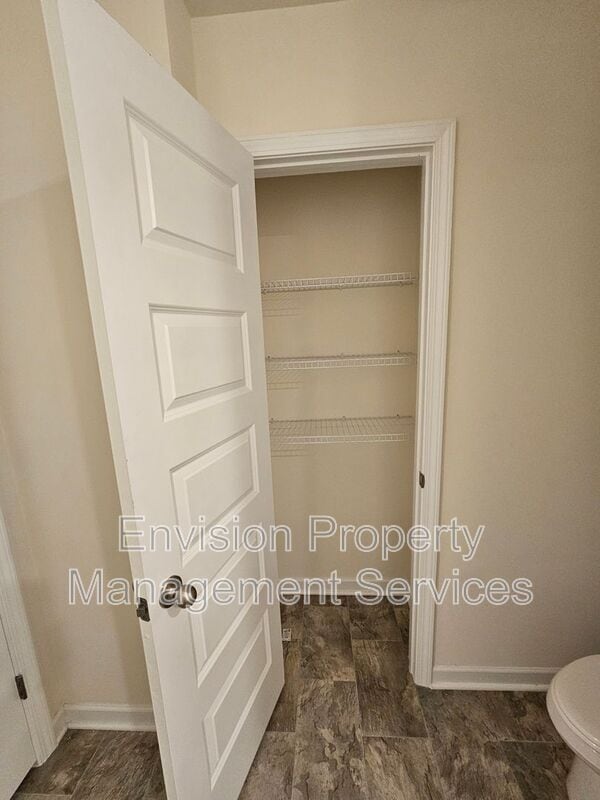 Building Photo - 611 Dairy Dr