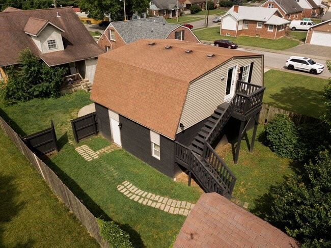Building Photo - 425 Gibson Ave