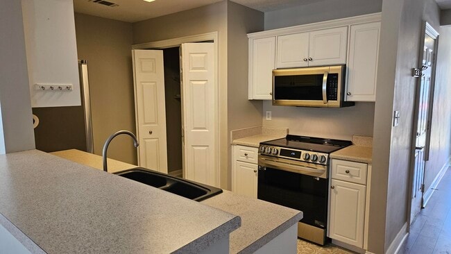 Building Photo - 310 Caldwell Cir
