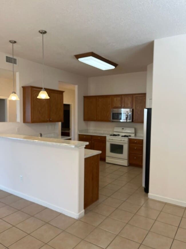 Building Photo - Awesome 4 bedroom home is desirable Cabezo...