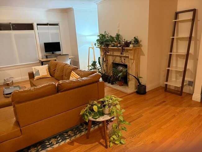 Building Photo - 70 Farallones St