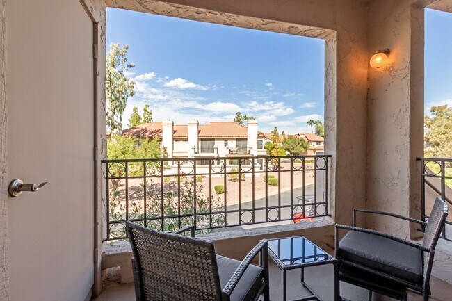 Building Photo - Two bedroom condo