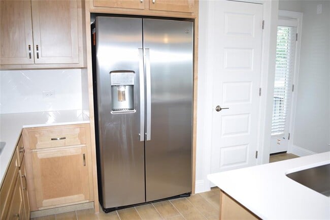 Building Photo - 2605 Sam Bass Rd