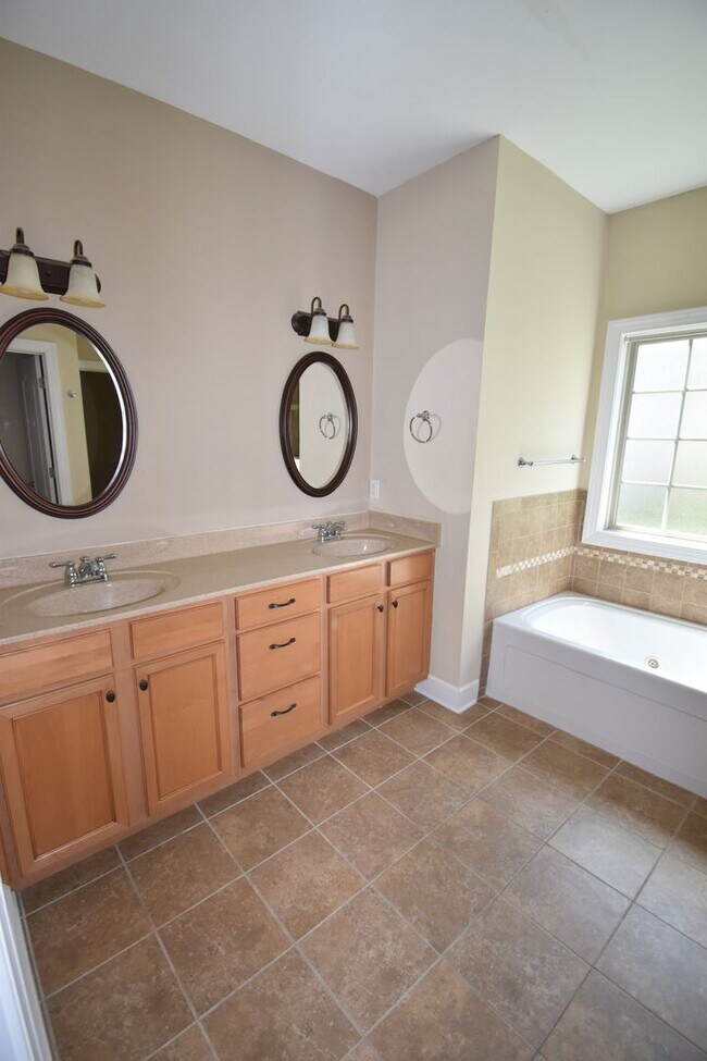 Building Photo - 3 Bedroom Pet Friendly Home For Rent Near ...