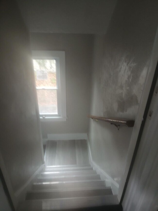 Building Photo - 21-23-23 Randolph St