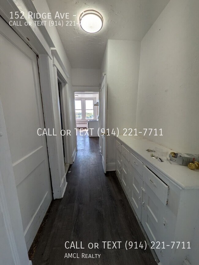 Building Photo - 152 Ridge Ave