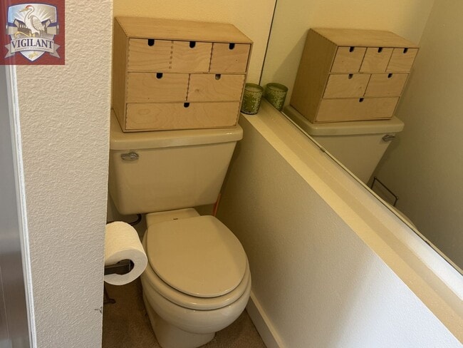 Building Photo - Amazing Furnished 4 bedroom home