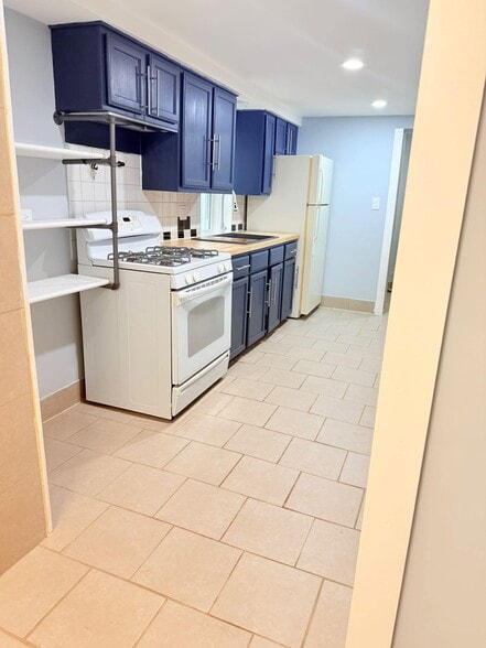 Building Photo - 2807 N 74th Ct