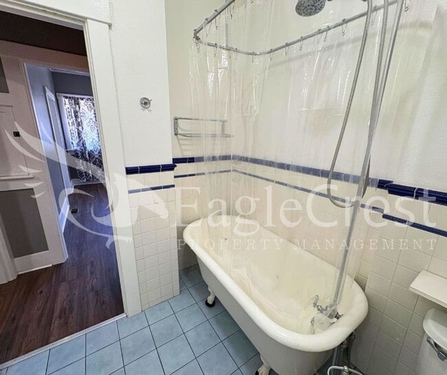 Building Photo - Beautifully Renovated Historic 3 Bedroom Home