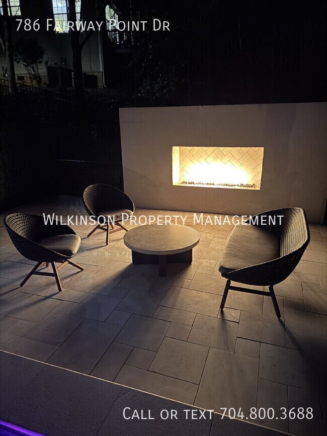 Building Photo - 786 Fairway Point Dr