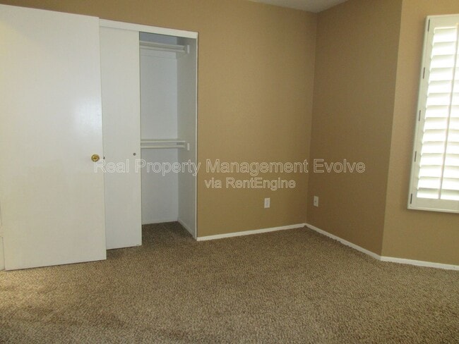 Building Photo - 1560 W Cindy St