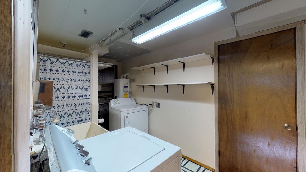 Building Photo - 510 N 87th St