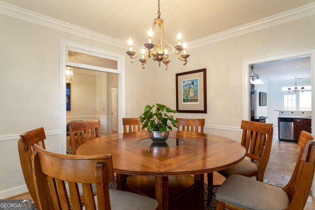 Building Photo - 7155 Roswell Rd