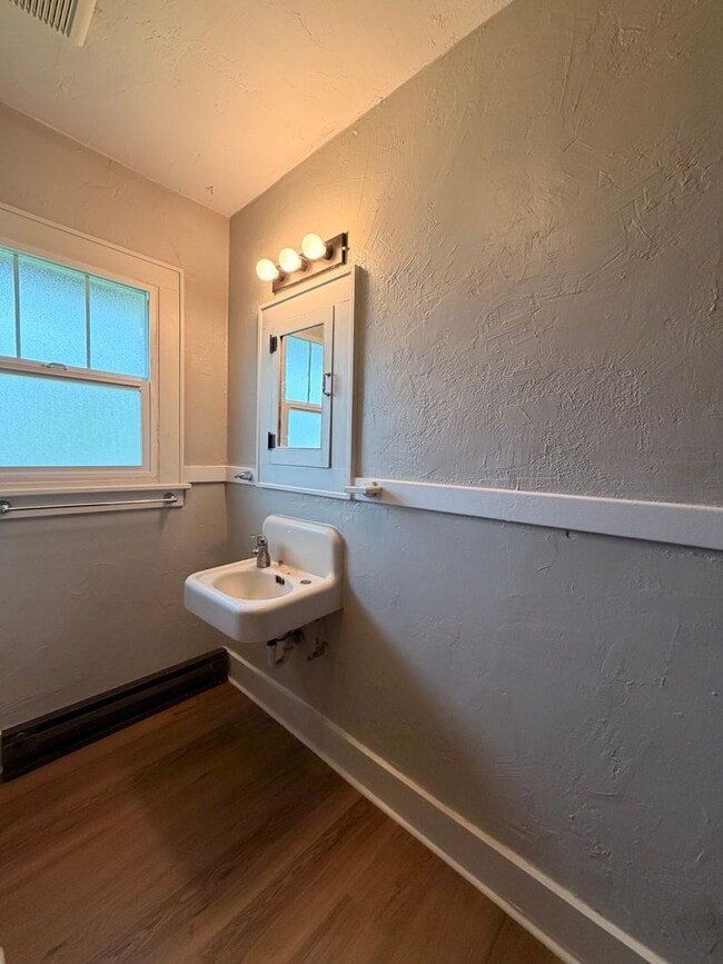 Building Photo - Corner lot 2-bedroom Bungalow