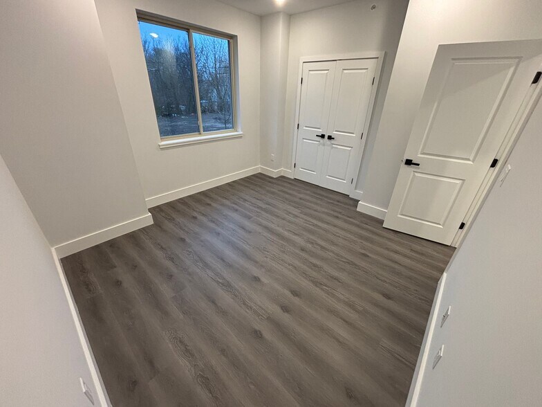 Building Photo - 713 N 42nd St