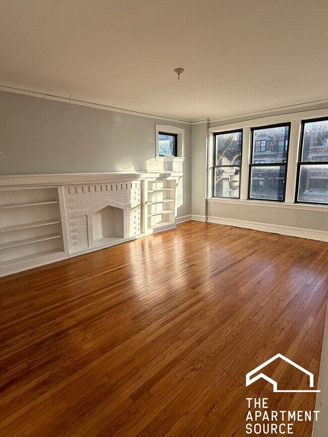 Building Photo - 1030 E Hyde Park Blvd